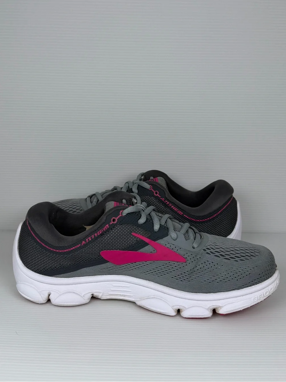 Brooks Anthem Women’s 9.5 B Gray Pink Running Walking Shoes 1202571B051